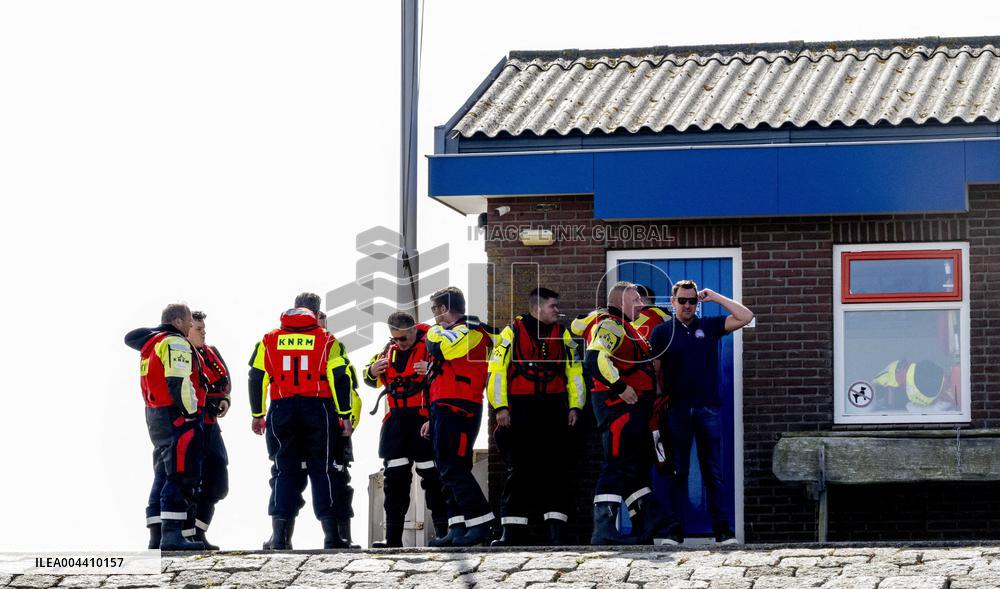 Princess Beatrix s Visit to Sea Rescue Society - Stellendam