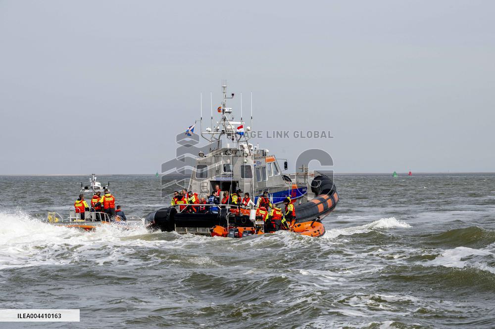 Princess Beatrix s Visit to Sea Rescue Society - Stellendam