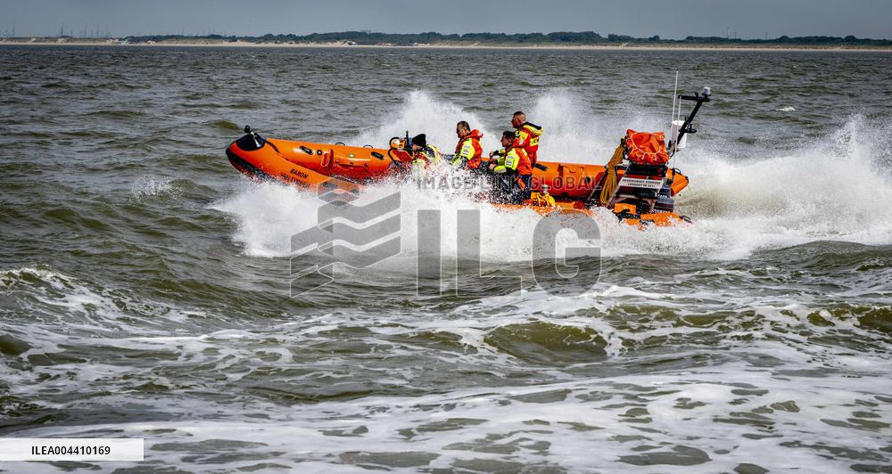 Princess Beatrix s Visit to Sea Rescue Society - Stellendam