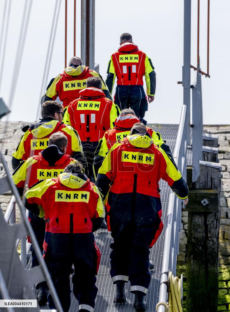 Princess Beatrix s Visit to Sea Rescue Society - Stellendam