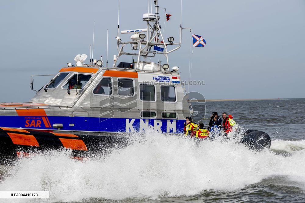 Princess Beatrix s Visit to Sea Rescue Society - Stellendam