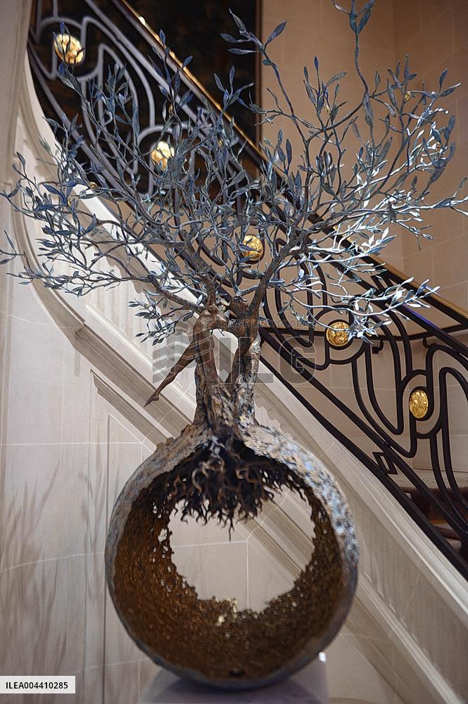 Vital Impulse - Andrea Roggi s Sculptures in Paris