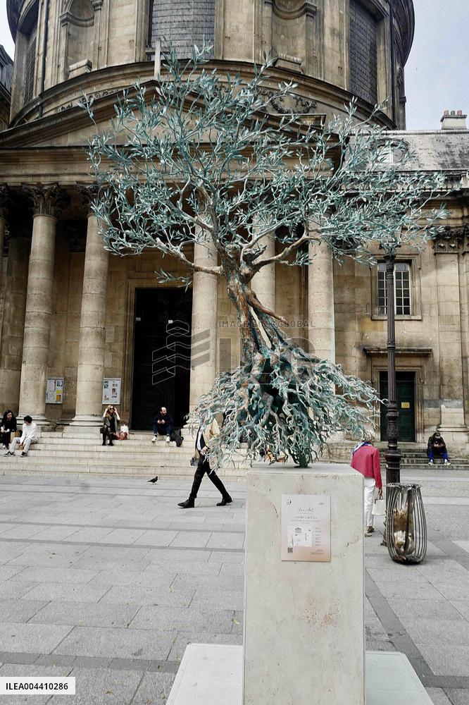 Vital Impulse - Andrea Roggi s Sculptures in Paris