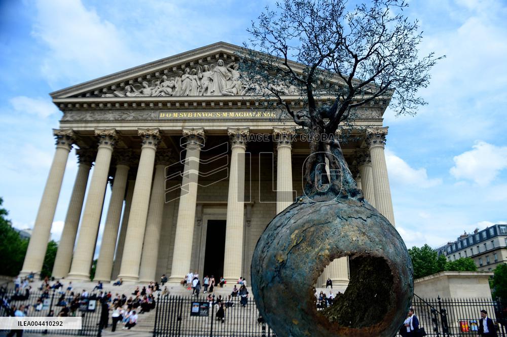 Vital Impulse - Andrea Roggi s Sculptures in Paris