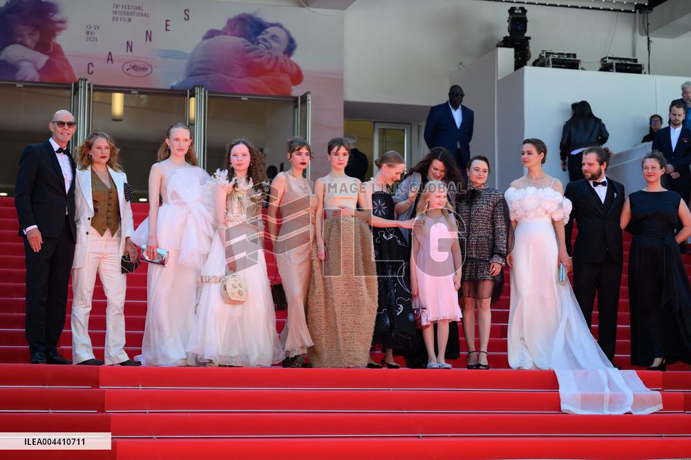 Sound Of Falling Red Carpet NG