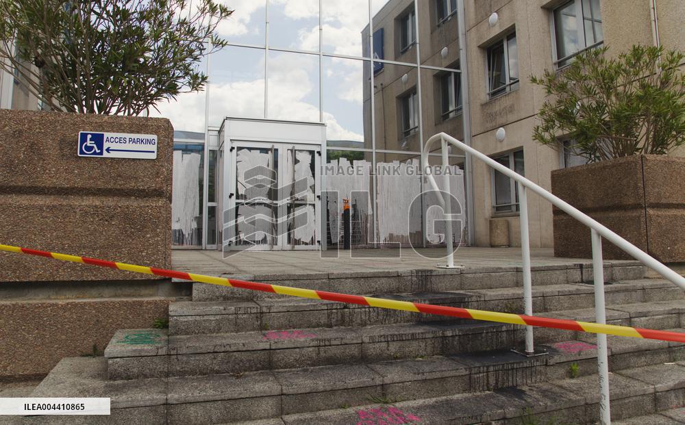 Axa Headquarters Targeted by Extinction Rebellion - Nantes