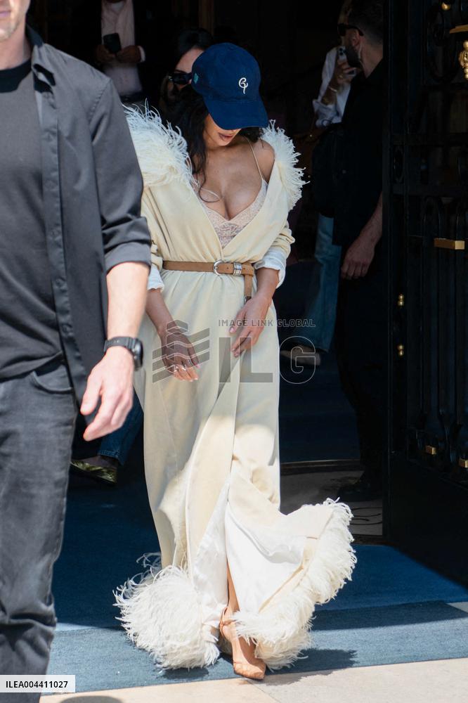 Kim Kardashion Leaves Hotel Ritz - Paris