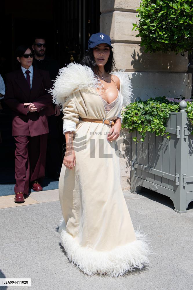 Kim Kardashion Leaves Hotel Ritz - Paris