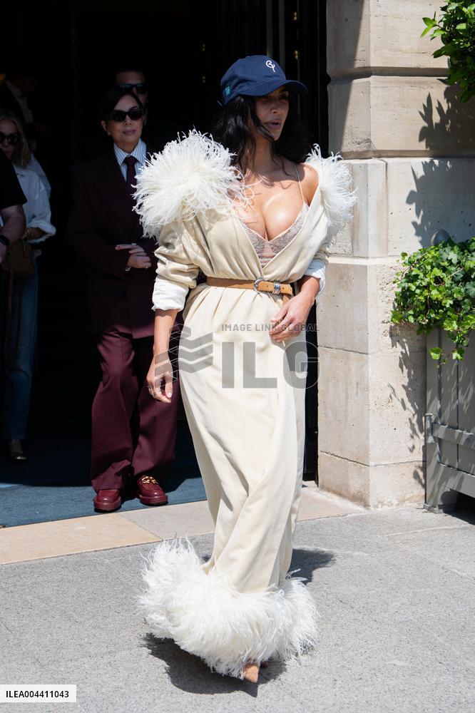 Kim Kardashion Leaves Hotel Ritz - Paris