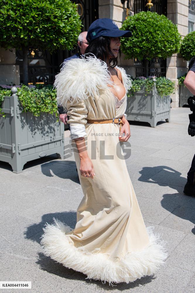Kim Kardashion Leaves Hotel Ritz - Paris