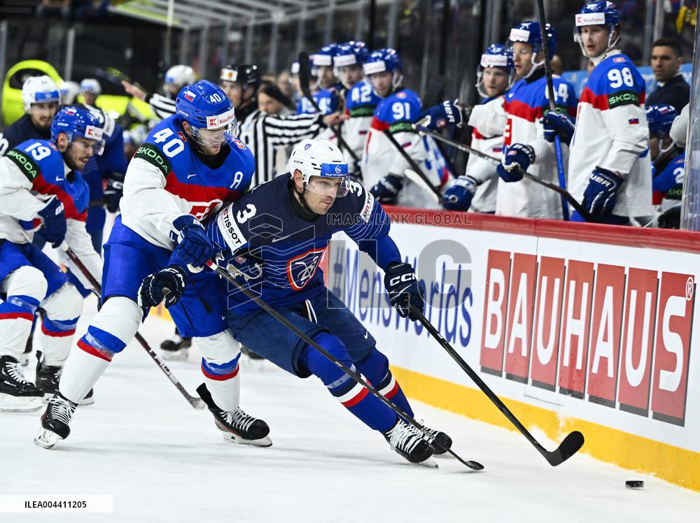 ICE HOCKEY WC SLOVAKIA-FRANCE