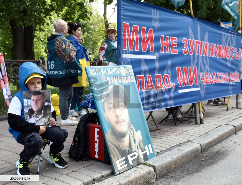 Rally in support of Ukrainian POWs at parliament in Kyiv