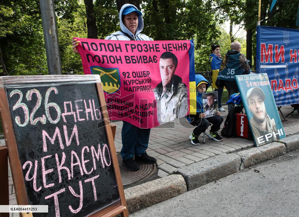Rally in support of Ukrainian POWs at parliament in Kyiv