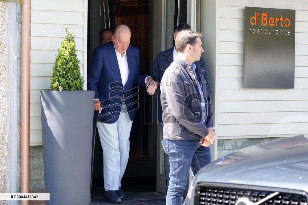 King Juan Carlos Leaves the Restaurant d'Berto - Spain