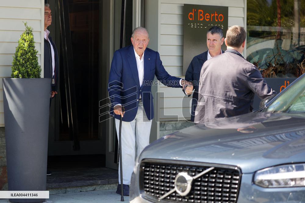 King Juan Carlos Leaves the Restaurant d'Berto - Spain