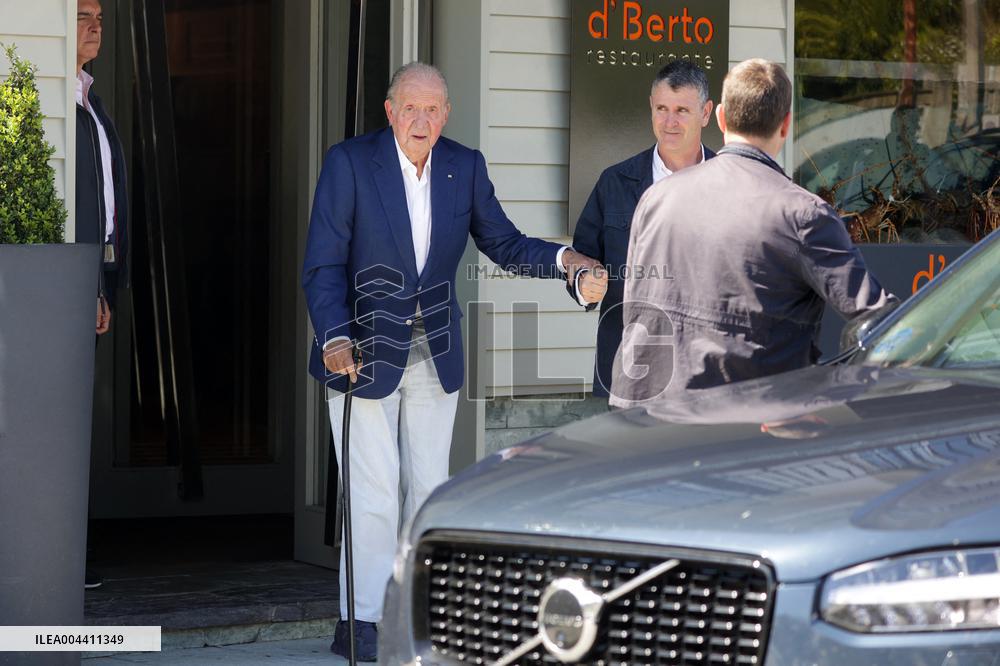 King Juan Carlos Leaves the Restaurant d'Berto - Spain
