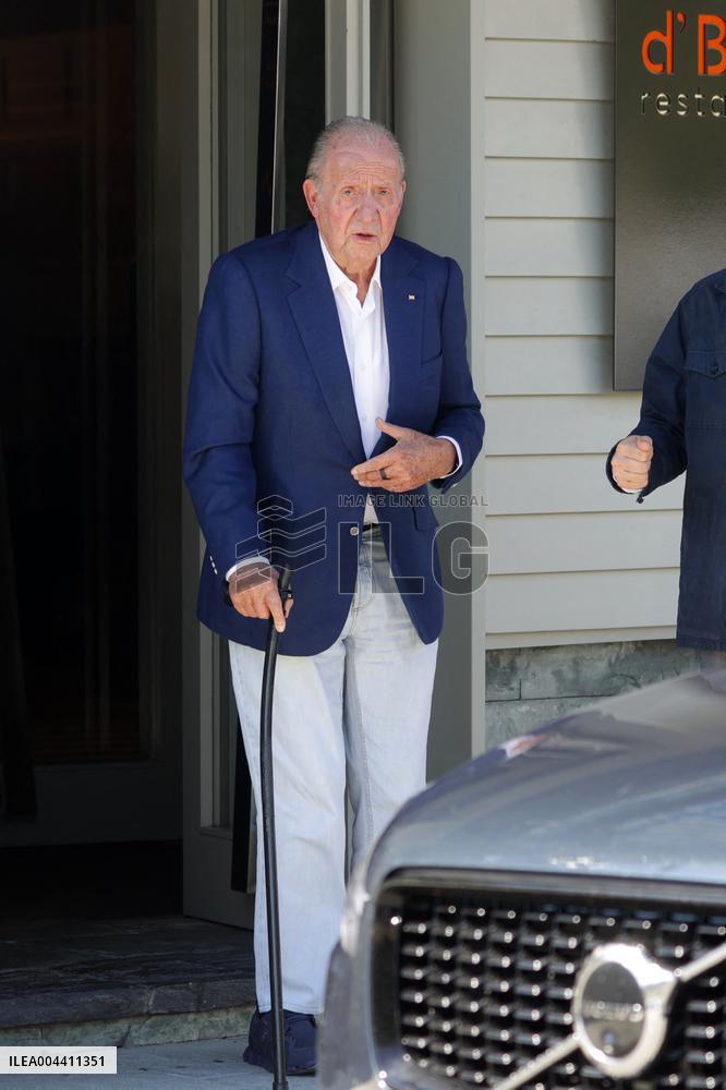 King Juan Carlos Leaves the Restaurant d'Berto - Spain