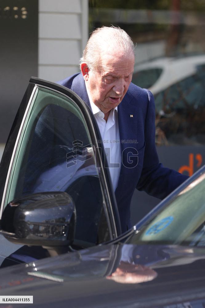 King Juan Carlos Leaves the Restaurant d'Berto - Spain