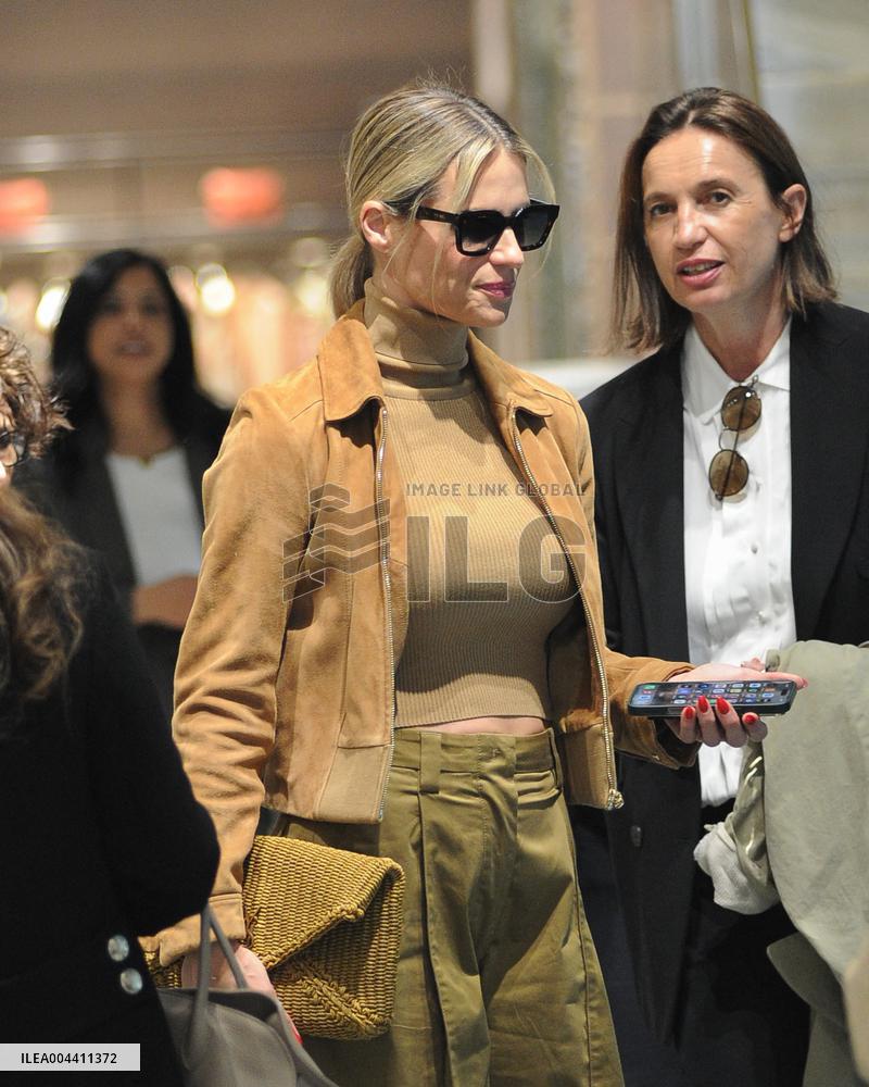 Michelle Hunziker Shopping - Milan