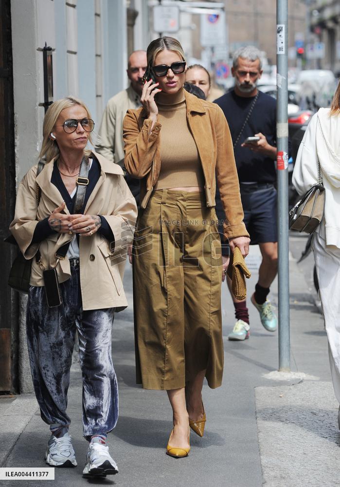 Michelle Hunziker Shopping - Milan