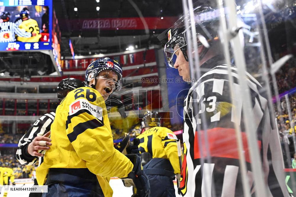 ICE HOCKEY WC LATVIA-SWEDEN