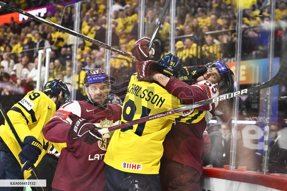 ICE HOCKEY WC LATVIA-SWEDEN