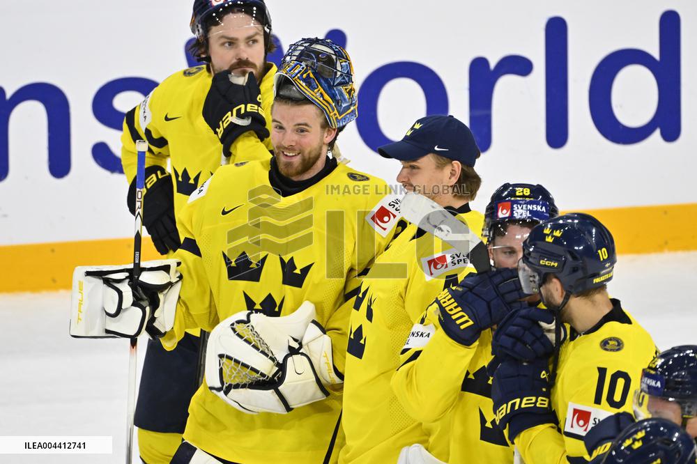 ICE HOCKEY WC LATVIA-SWEDEN