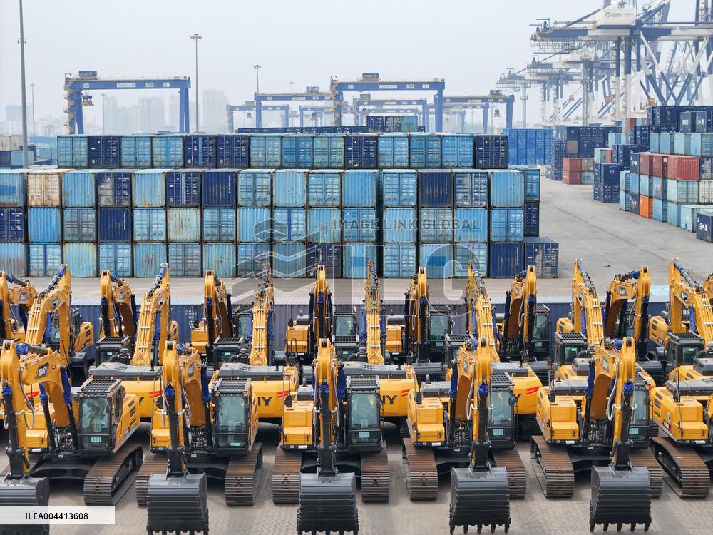 Chinese Excavators Export
