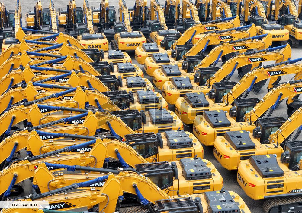 Chinese Excavators Export