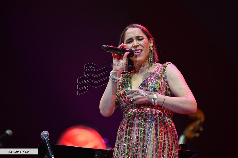 Pink Martini In Concert At The Accor Arena - Paris