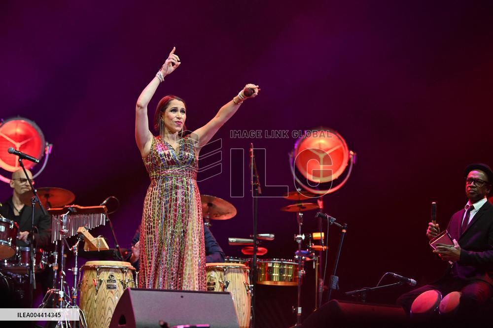 Pink Martini In Concert At The Accor Arena - Paris