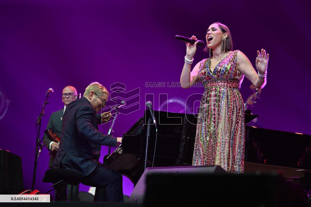 Pink Martini In Concert At The Accor Arena - Paris