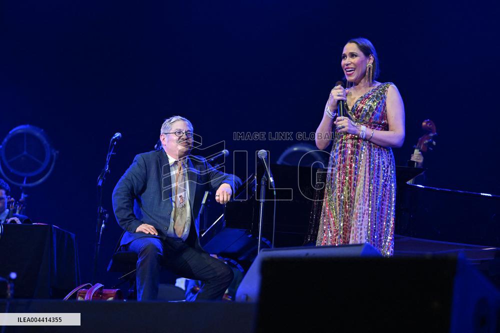 Pink Martini In Concert At The Accor Arena - Paris