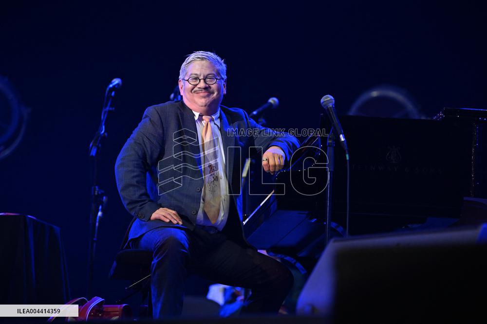 Pink Martini In Concert At The Accor Arena - Paris