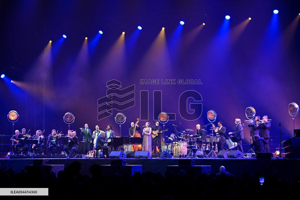 Pink Martini In Concert At The Accor Arena - Paris