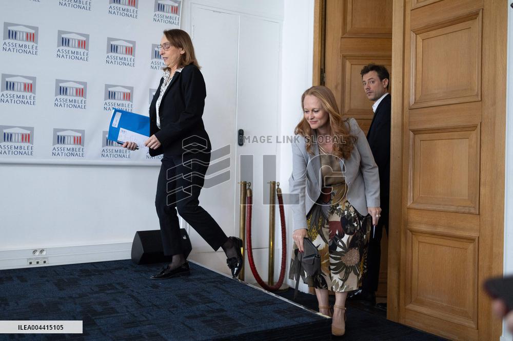 Committee of Inquiry into prevention of violence in schools gives a press conference - Paris RL