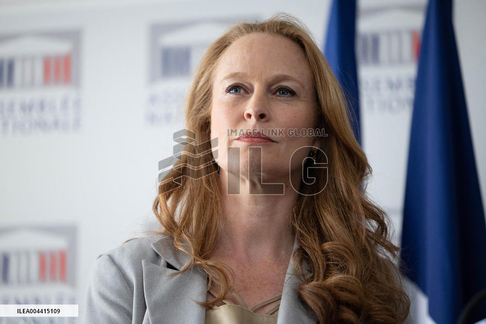 Committee of Inquiry into prevention of violence in schools gives a press conference - Paris RL