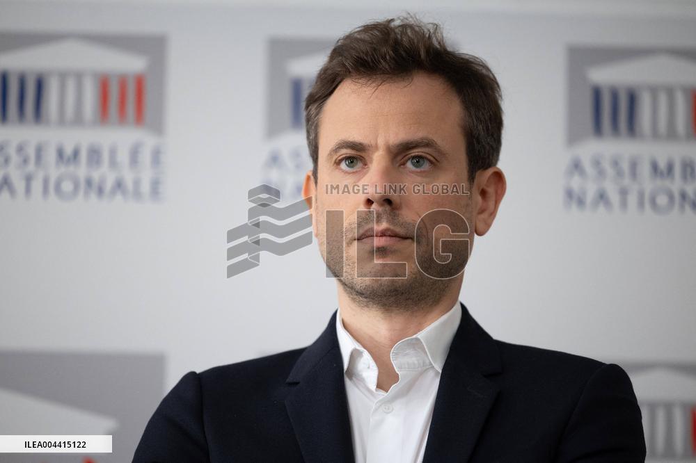 Committee of Inquiry into prevention of violence in schools gives a press conference - Paris RL