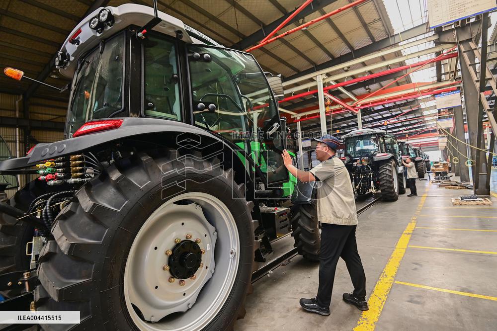 Chinese Agricultural Machinery Tractors Export To Russia