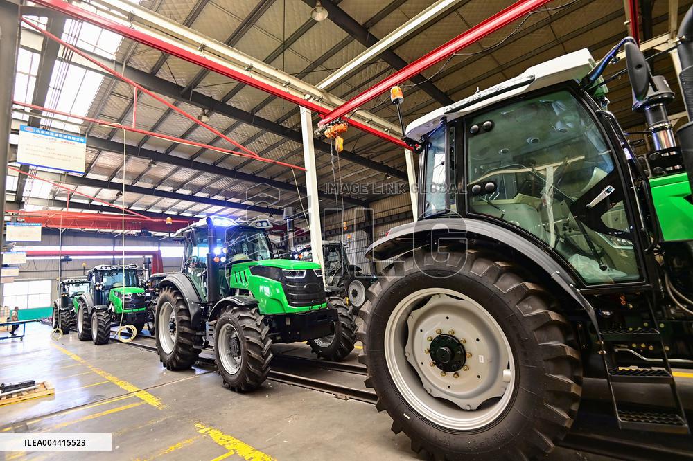 Chinese Agricultural Machinery Tractors Export To Russia