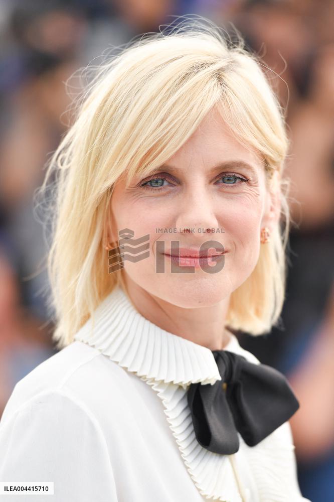 Cannes Qui Brille Au Combat Photocall AM