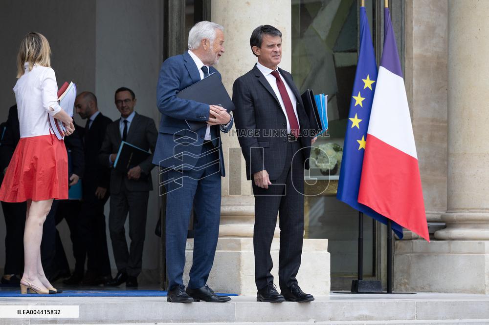 Weekly Cabinet Meeting - Paris