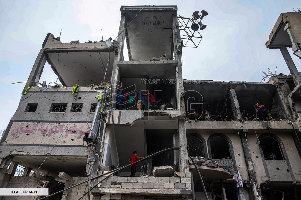 At Least 65 Palestinians Killed in Israeli Air Strikes - Gaza