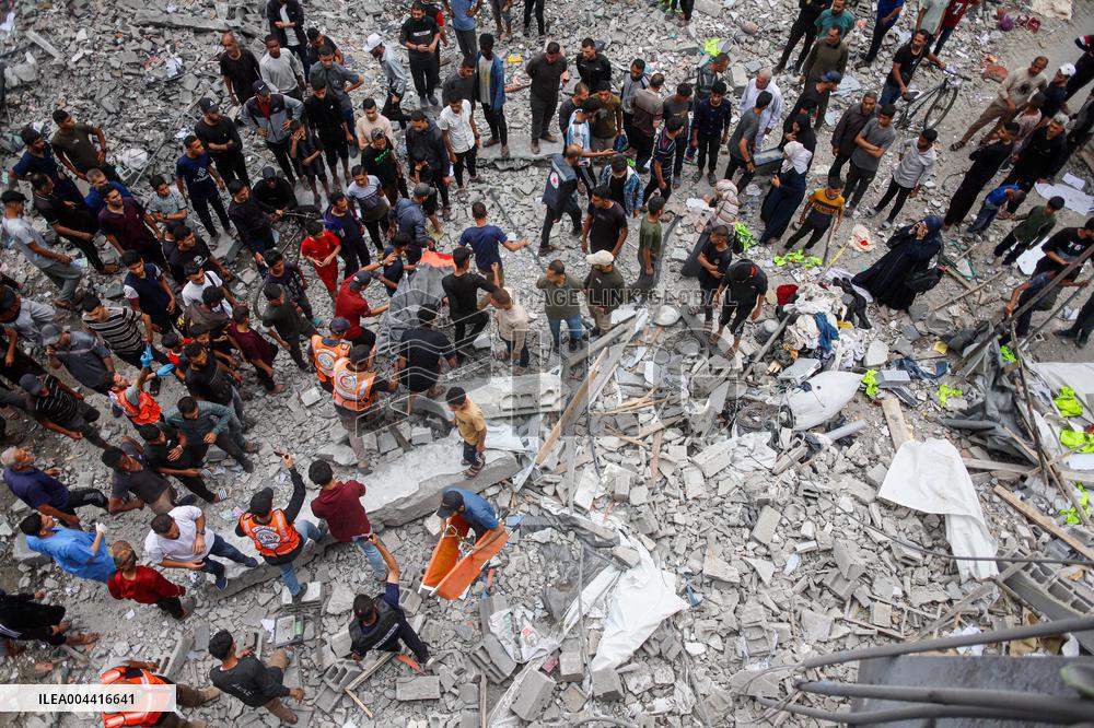 At Least 65 Palestinians Killed in Israeli Air Strikes - Gaza