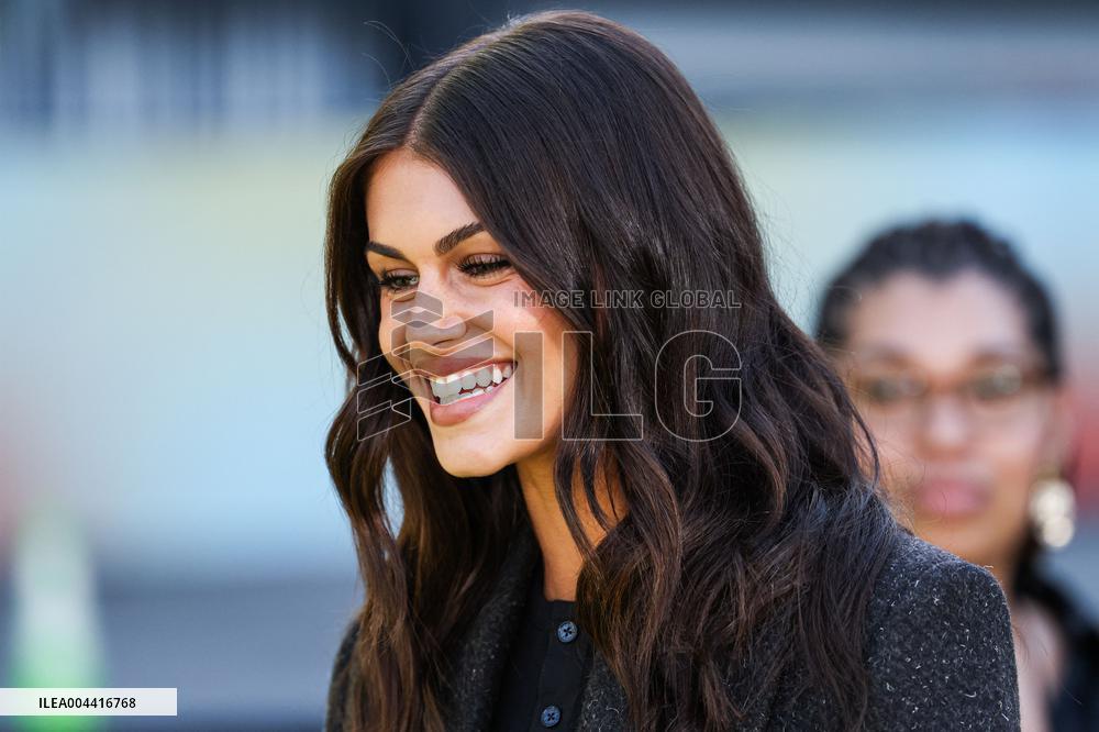 Overcompensating Premiere - LA