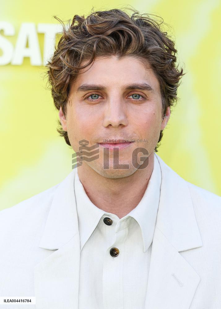 Overcompensating Premiere - LA