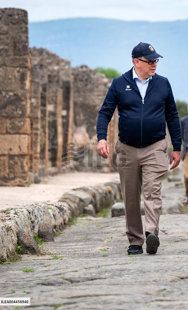 Albert Of Monaco Visits Pompeii - Italy