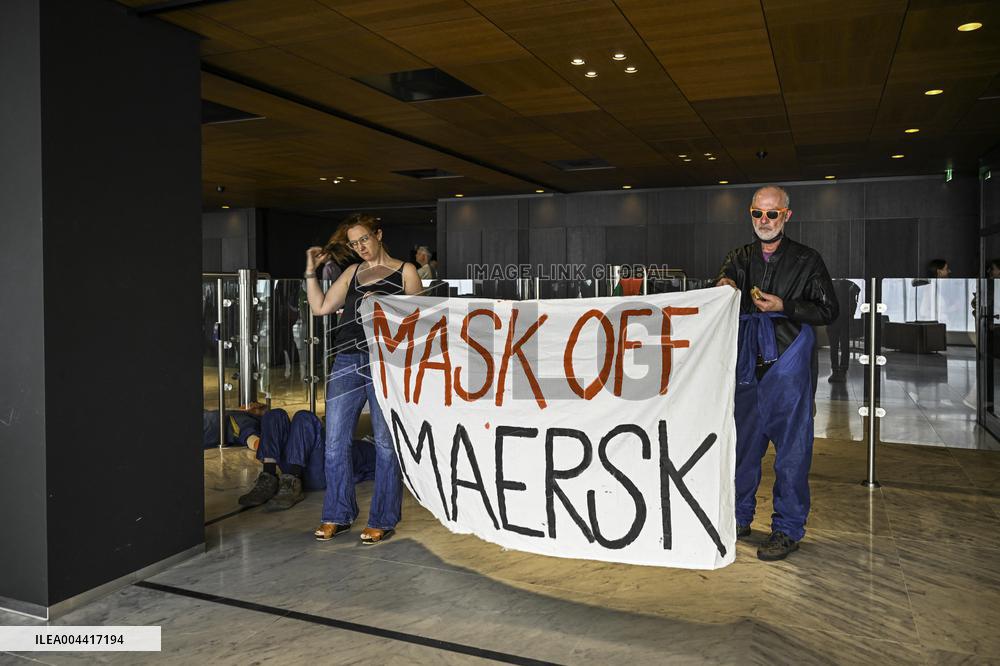 Protesters Occupy Maersk HQ - Rotterdam