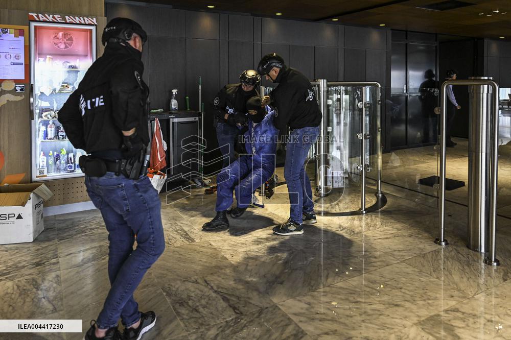 Protesters Occupy Maersk HQ - Rotterdam