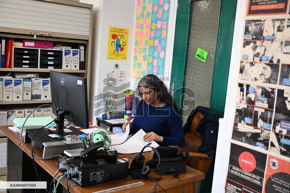 Addictovigilance Center Ilustrations - Paris